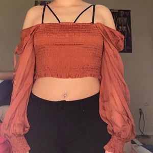 Crop top  (10/25$) or (4/15$)